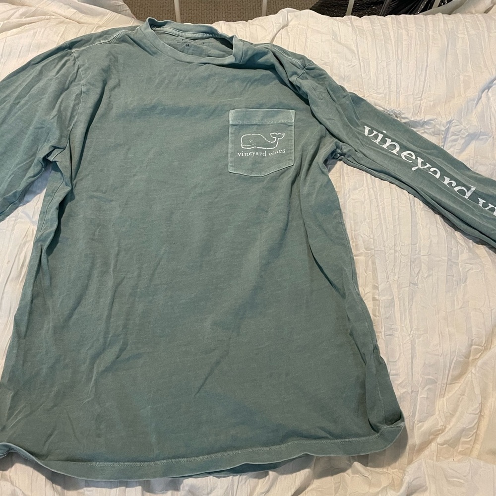 Men’s Vineyard Vines long sleeve t-shirt
